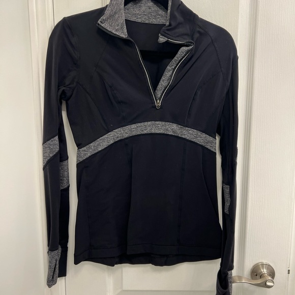 Lululemon Haul. 6 items sizes 8-10 bottoms and size 6 tops! - Picture 4 of 7